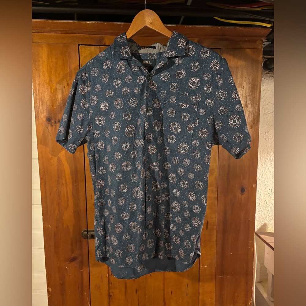 Short-sleeved button down
